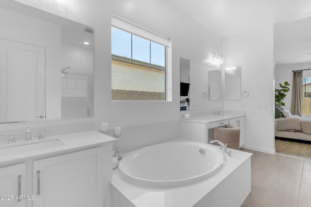 22634 E ROUNDUP Way, Queen Creek, AZ 85142