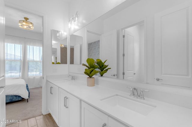 22634 E ROUNDUP Way, Queen Creek, AZ 85142