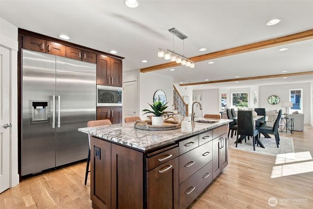 9620 NE 26th Street, Clyde Hill, WA 98004