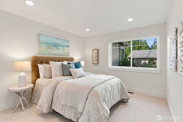 9620 NE 26th Street, Clyde Hill, WA 98004