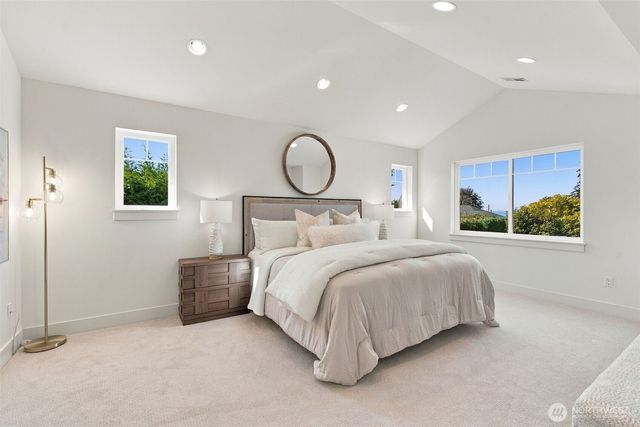 9620 NE 26th Street, Clyde Hill, WA 98004