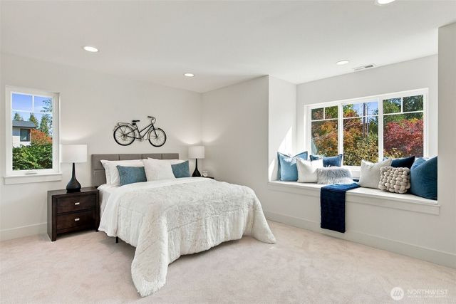 9620 NE 26th Street, Clyde Hill, WA 98004