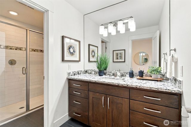 9620 NE 26th Street, Clyde Hill, WA 98004
