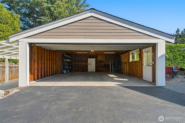 9620 NE 26th Street, Clyde Hill, WA 98004