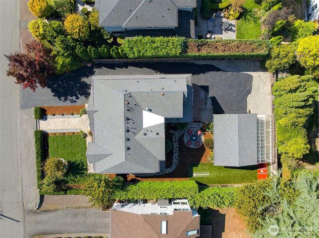 9620 NE 26th Street, Clyde Hill, WA 98004