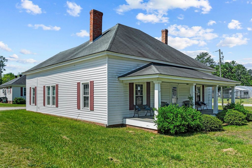 209 W Front Street, Lillington, NC 27546