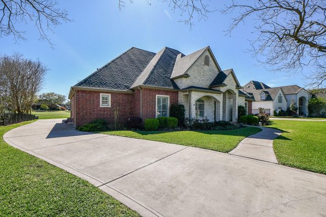 5427 Weston Drive, Fulshear, TX 77441