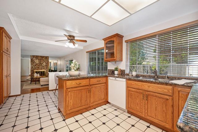 7326 Winnett Way, Sacramento, CA 95823