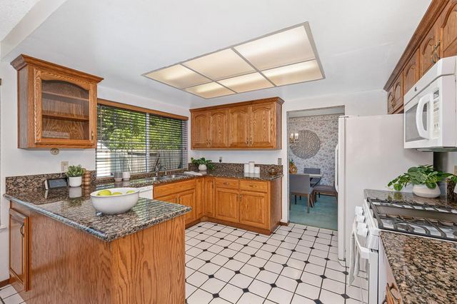 7326 Winnett Way, Sacramento, CA 95823