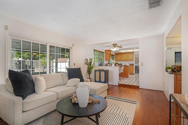 7326 Winnett Way, Sacramento, CA 95823