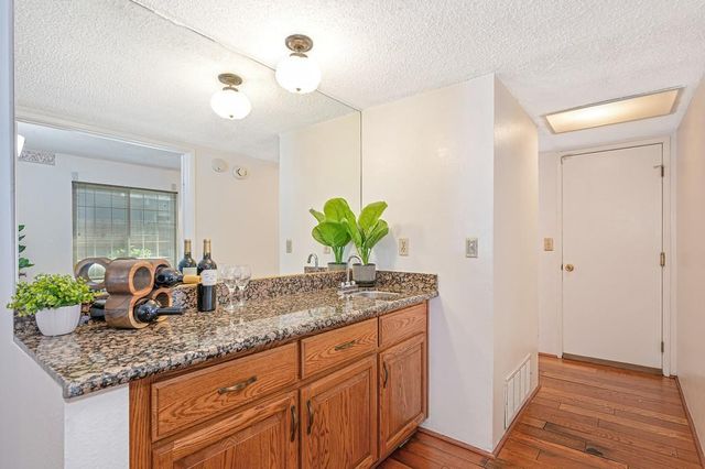 7326 Winnett Way, Sacramento, CA 95823