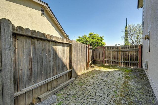 7326 Winnett Way, Sacramento, CA 95823
