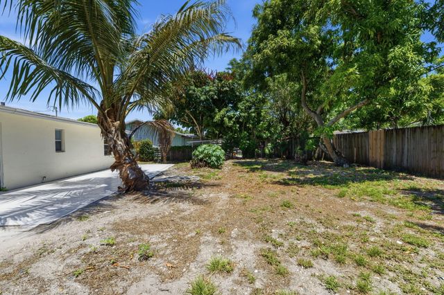 4888 Prince Drive, Lake Worth Beach, FL 33461