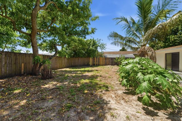 4888 Prince Drive, Lake Worth Beach, FL 33461