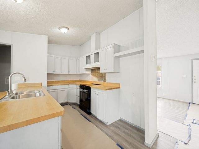 6205 N Highland Circle, Haltom City, TX 76117