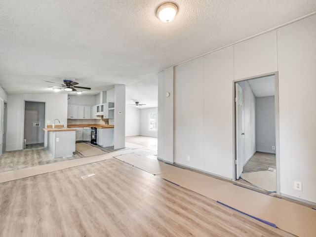 6205 N Highland Circle, Haltom City, TX 76117