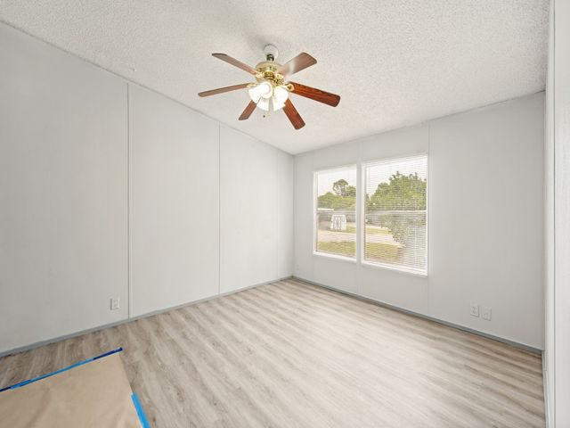 6205 N Highland Circle, Haltom City, TX 76117