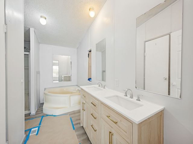6205 N Highland Circle, Haltom City, TX 76117
