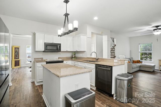 2426 Tory Oak Place, Matthews, NC 28105