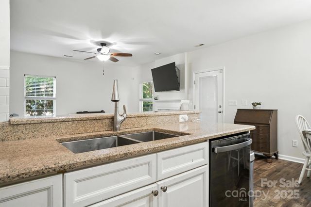 2426 Tory Oak Place, Matthews, NC 28105