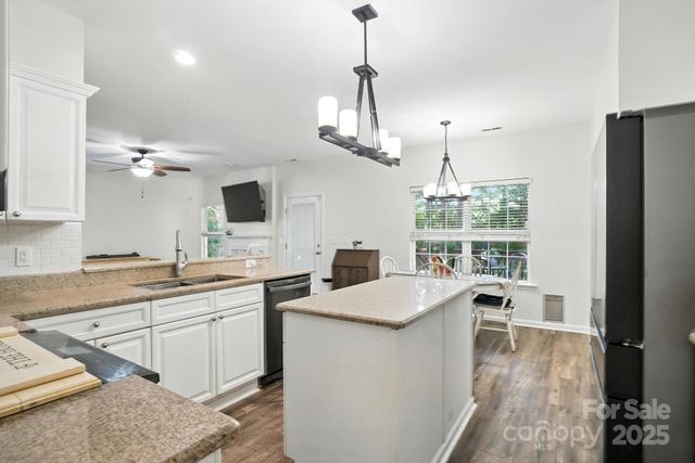 2426 Tory Oak Place, Matthews, NC 28105