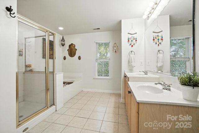 2426 Tory Oak Place, Matthews, NC 28105