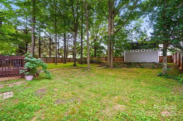 2426 Tory Oak Place, Matthews, NC 28105