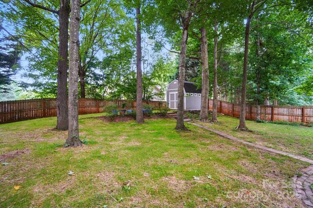 2426 Tory Oak Place, Matthews, NC 28105