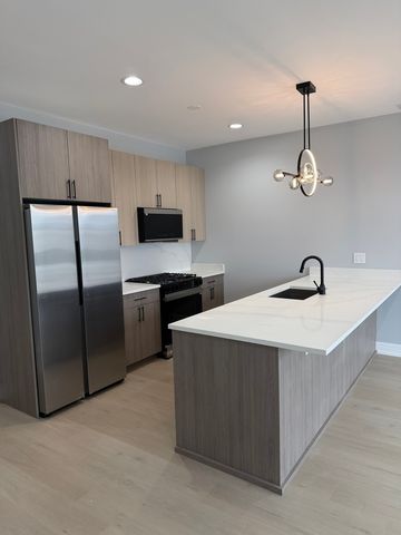 2622 W Adams Street 3, Chicago, IL 60612