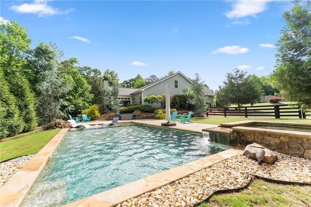 300 Bryce Avenue, Jefferson, GA 30549
