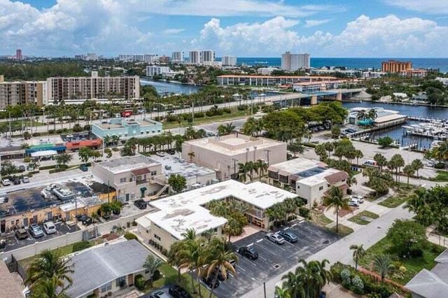 1649 SE 4th Street, Deerfield Beach, FL 33441