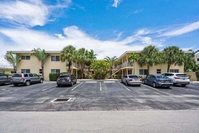 1649 SE 4th Street, Deerfield Beach, FL 33441