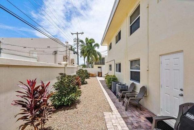 1649 SE 4th Street, Deerfield Beach, FL 33441