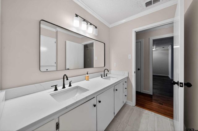 2265 Leaning Oaks, Flint, TX 75762