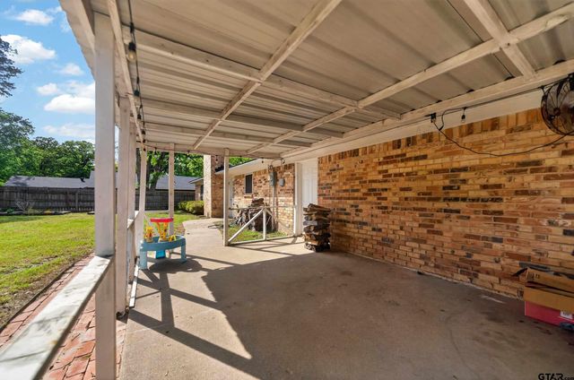 2265 Leaning Oaks, Flint, TX 75762