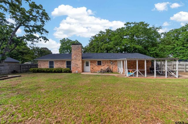 2265 Leaning Oaks, Flint, TX 75762