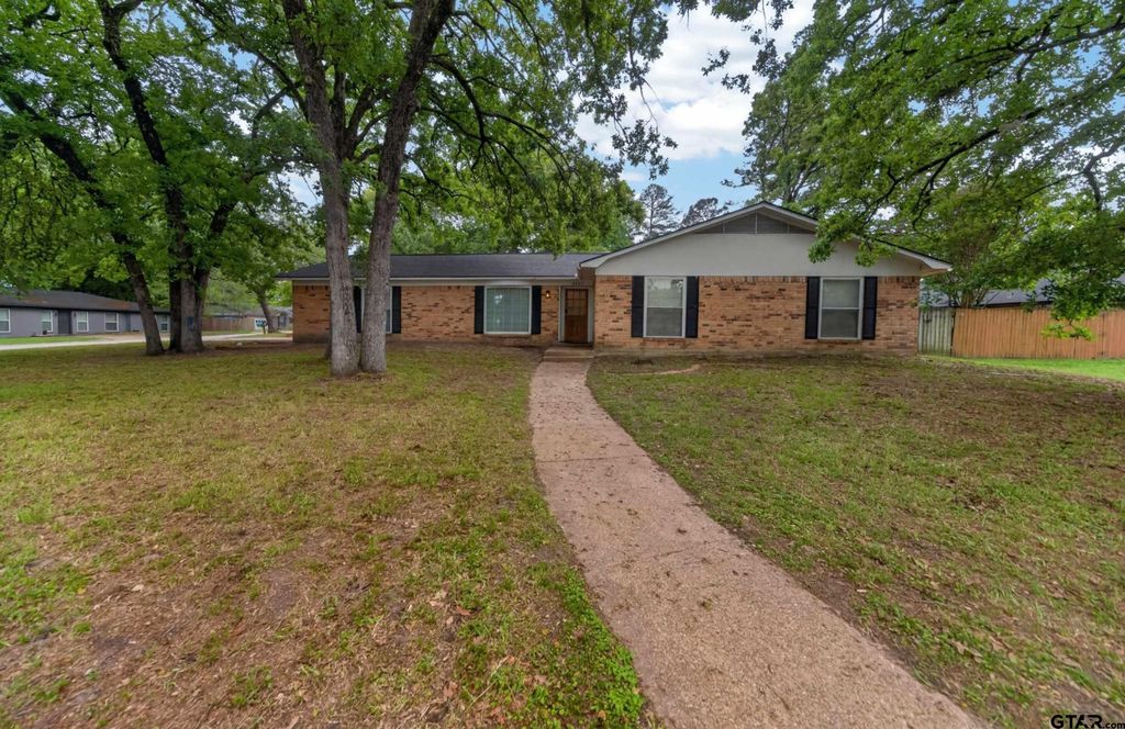2265 Leaning Oaks, Flint, TX 75762
