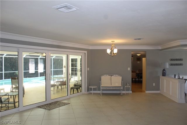 606 Park Shore DR, Naples, FL 34103