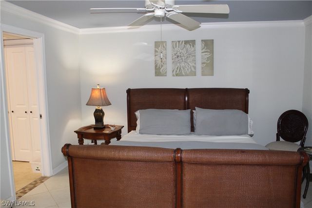 606 Park Shore DR, Naples, FL 34103