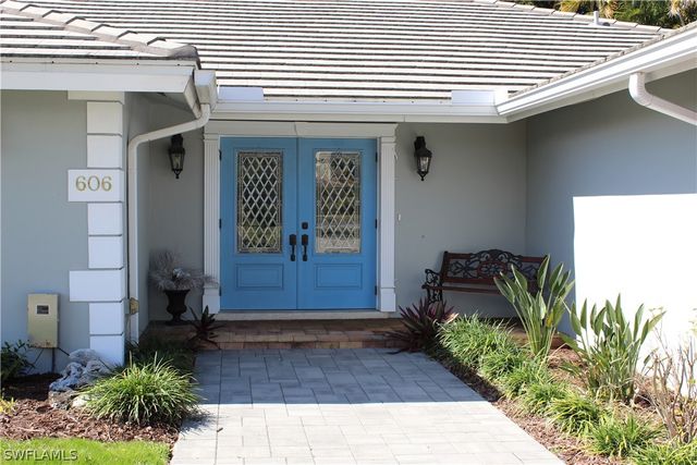 606 Park Shore DR, Naples, FL 34103