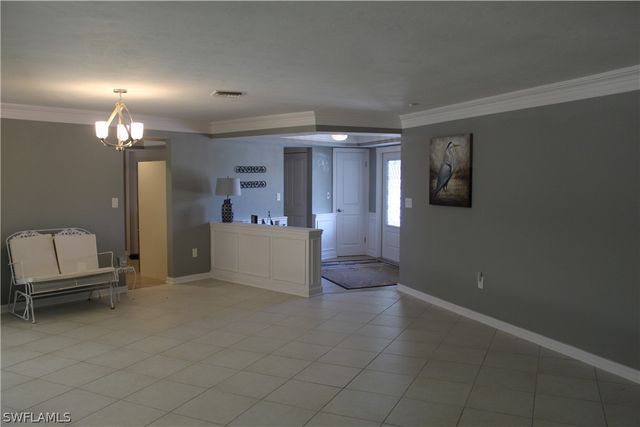 606 Park Shore DR, Naples, FL 34103