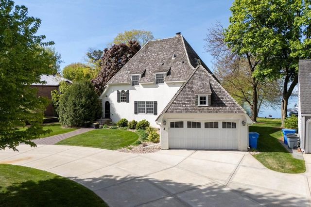 3 Cambridge Road, Madison, WI 53704