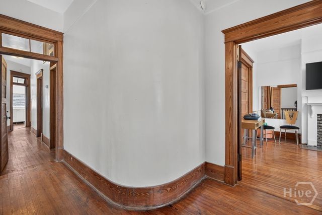 114 W Waldburg Street, Savannah, GA 31401