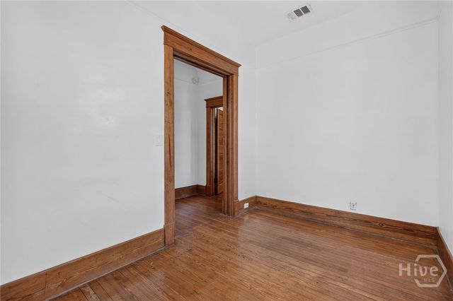 114 W Waldburg Street, Savannah, GA 31401