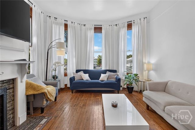 114 W Waldburg Street, Savannah, GA 31401