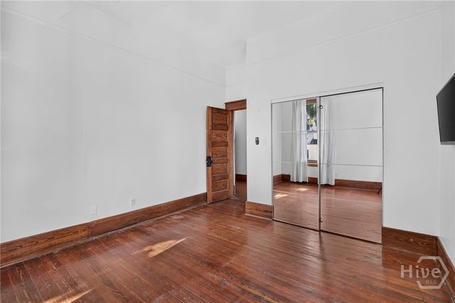 114 W Waldburg Street, Savannah, GA 31401