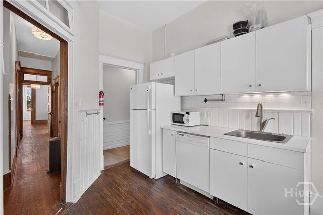 114 W Waldburg Street, Savannah, GA 31401