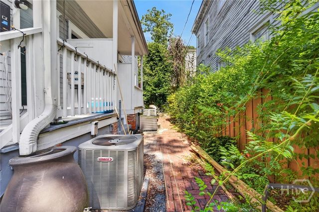 114 W Waldburg Street, Savannah, GA 31401