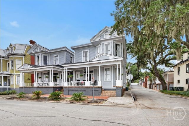 114 W Waldburg Street, Savannah, GA 31401