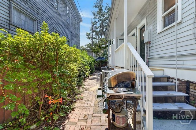 114 W Waldburg Street, Savannah, GA 31401